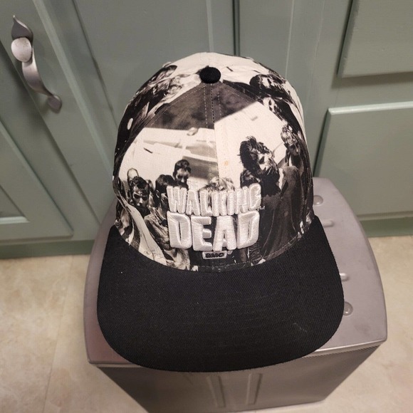 The Walking Dead TWD 2015 AMC All Over Print AOP Snapback Hat Cap OSFM VERY RARE - Picture 5 of 16